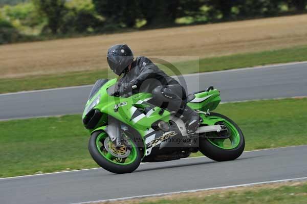Motorcycle action photographs;Trackday digital images;event digital images;eventdigitalimages;no limits trackday;peter wileman photography;snetterton;snetterton circuit norfolk;snetterton photographs;trackday;trackday photos