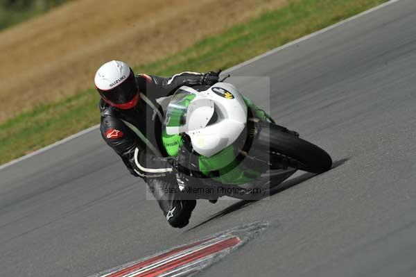 Motorcycle action photographs;Trackday digital images;event digital images;eventdigitalimages;no limits trackday;peter wileman photography;snetterton;snetterton circuit norfolk;snetterton photographs;trackday;trackday photos