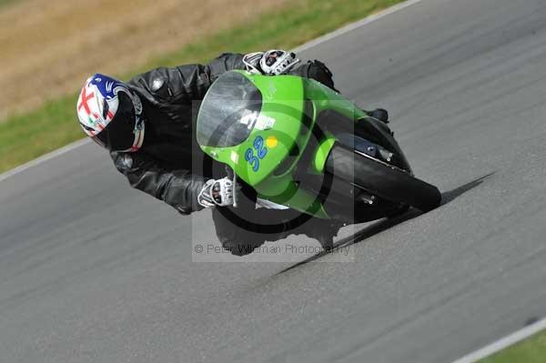 Motorcycle action photographs;Trackday digital images;event digital images;eventdigitalimages;no limits trackday;peter wileman photography;snetterton;snetterton circuit norfolk;snetterton photographs;trackday;trackday photos