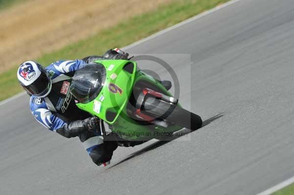 Motorcycle action photographs;Trackday digital images;event digital images;eventdigitalimages;no limits trackday;peter wileman photography;snetterton;snetterton circuit norfolk;snetterton photographs;trackday;trackday photos