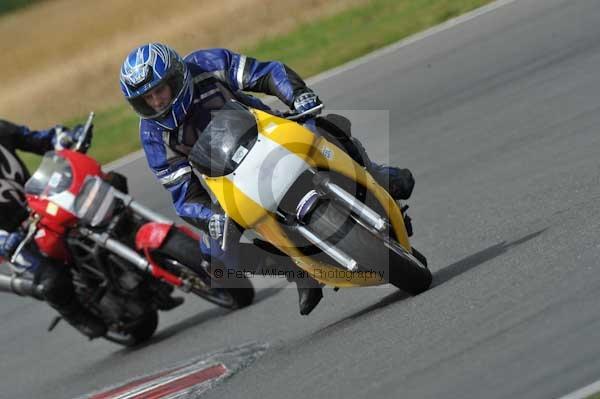 Motorcycle action photographs;Trackday digital images;event digital images;eventdigitalimages;no limits trackday;peter wileman photography;snetterton;snetterton circuit norfolk;snetterton photographs;trackday;trackday photos