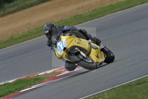 Motorcycle action photographs;Trackday digital images;event digital images;eventdigitalimages;no limits trackday;peter wileman photography;snetterton;snetterton circuit norfolk;snetterton photographs;trackday;trackday photos