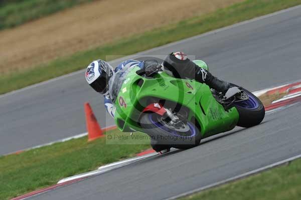 Motorcycle action photographs;Trackday digital images;event digital images;eventdigitalimages;no limits trackday;peter wileman photography;snetterton;snetterton circuit norfolk;snetterton photographs;trackday;trackday photos