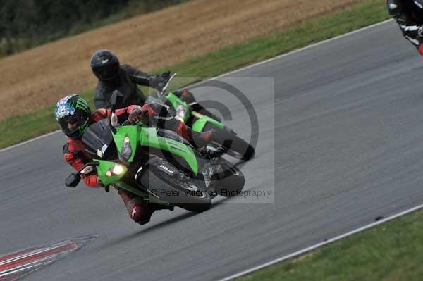 Motorcycle action photographs;Trackday digital images;event digital images;eventdigitalimages;no limits trackday;peter wileman photography;snetterton;snetterton circuit norfolk;snetterton photographs;trackday;trackday photos