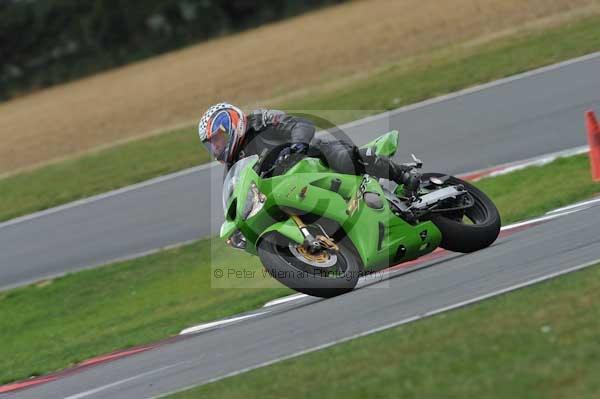 Motorcycle action photographs;Trackday digital images;event digital images;eventdigitalimages;no limits trackday;peter wileman photography;snetterton;snetterton circuit norfolk;snetterton photographs;trackday;trackday photos