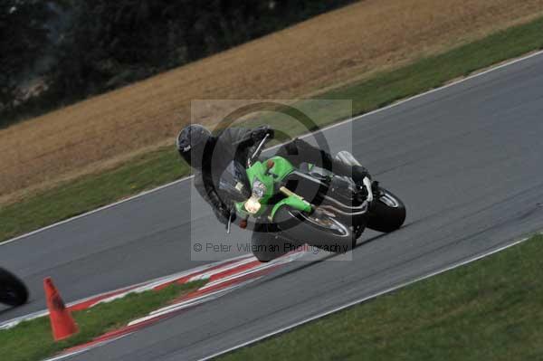 Motorcycle action photographs;Trackday digital images;event digital images;eventdigitalimages;no limits trackday;peter wileman photography;snetterton;snetterton circuit norfolk;snetterton photographs;trackday;trackday photos