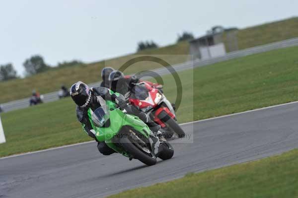 Motorcycle action photographs;Trackday digital images;event digital images;eventdigitalimages;no limits trackday;peter wileman photography;snetterton;snetterton circuit norfolk;snetterton photographs;trackday;trackday photos