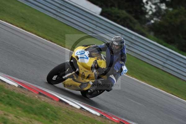 Motorcycle action photographs;Trackday digital images;event digital images;eventdigitalimages;no limits trackday;peter wileman photography;snetterton;snetterton circuit norfolk;snetterton photographs;trackday;trackday photos