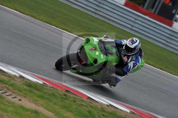 Motorcycle action photographs;Trackday digital images;event digital images;eventdigitalimages;no limits trackday;peter wileman photography;snetterton;snetterton circuit norfolk;snetterton photographs;trackday;trackday photos