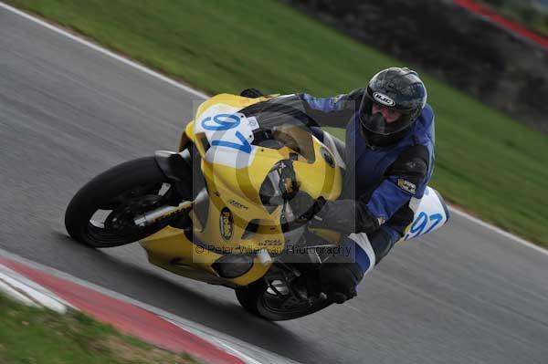 Motorcycle action photographs;Trackday digital images;event digital images;eventdigitalimages;no limits trackday;peter wileman photography;snetterton;snetterton circuit norfolk;snetterton photographs;trackday;trackday photos