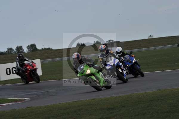 Motorcycle action photographs;Trackday digital images;event digital images;eventdigitalimages;no limits trackday;peter wileman photography;snetterton;snetterton circuit norfolk;snetterton photographs;trackday;trackday photos