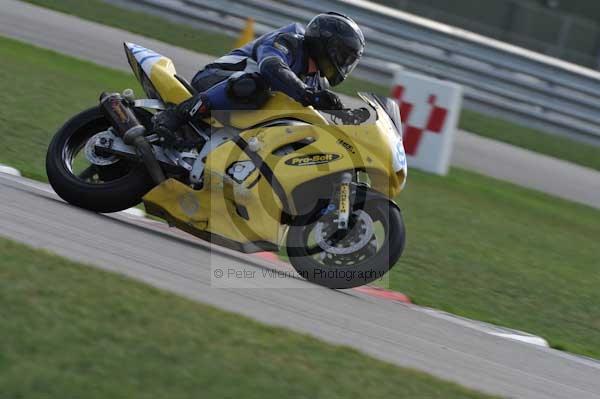 Motorcycle action photographs;Trackday digital images;event digital images;eventdigitalimages;no limits trackday;peter wileman photography;snetterton;snetterton circuit norfolk;snetterton photographs;trackday;trackday photos