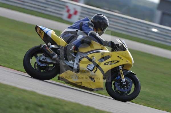 Motorcycle action photographs;Trackday digital images;event digital images;eventdigitalimages;no limits trackday;peter wileman photography;snetterton;snetterton circuit norfolk;snetterton photographs;trackday;trackday photos