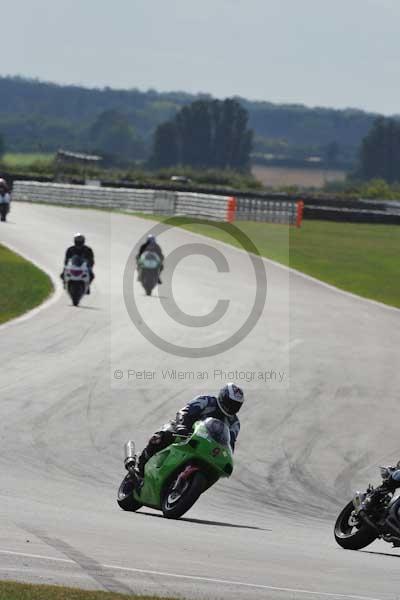 Motorcycle action photographs;Trackday digital images;event digital images;eventdigitalimages;no limits trackday;peter wileman photography;snetterton;snetterton circuit norfolk;snetterton photographs;trackday;trackday photos
