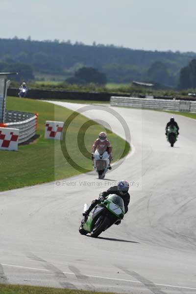 Motorcycle action photographs;Trackday digital images;event digital images;eventdigitalimages;no limits trackday;peter wileman photography;snetterton;snetterton circuit norfolk;snetterton photographs;trackday;trackday photos