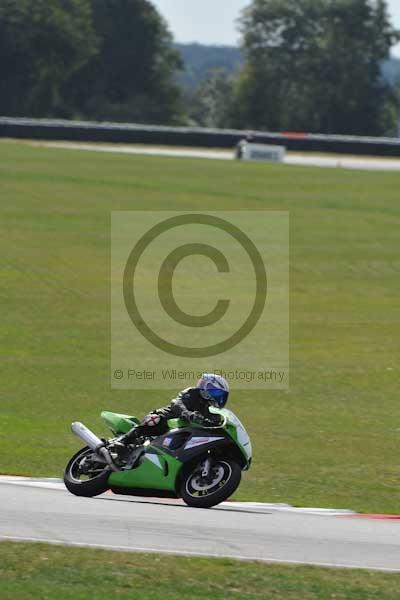 Motorcycle action photographs;Trackday digital images;event digital images;eventdigitalimages;no limits trackday;peter wileman photography;snetterton;snetterton circuit norfolk;snetterton photographs;trackday;trackday photos