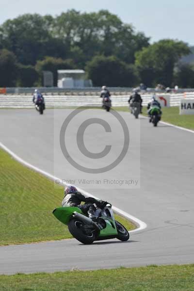 Motorcycle action photographs;Trackday digital images;event digital images;eventdigitalimages;no limits trackday;peter wileman photography;snetterton;snetterton circuit norfolk;snetterton photographs;trackday;trackday photos