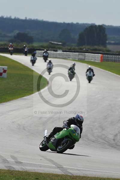 Motorcycle action photographs;Trackday digital images;event digital images;eventdigitalimages;no limits trackday;peter wileman photography;snetterton;snetterton circuit norfolk;snetterton photographs;trackday;trackday photos