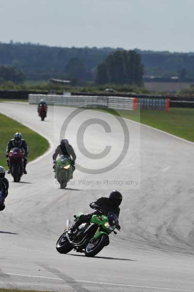 Motorcycle action photographs;Trackday digital images;event digital images;eventdigitalimages;no limits trackday;peter wileman photography;snetterton;snetterton circuit norfolk;snetterton photographs;trackday;trackday photos