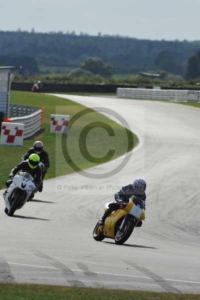 Motorcycle action photographs;Trackday digital images;event digital images;eventdigitalimages;no limits trackday;peter wileman photography;snetterton;snetterton circuit norfolk;snetterton photographs;trackday;trackday photos