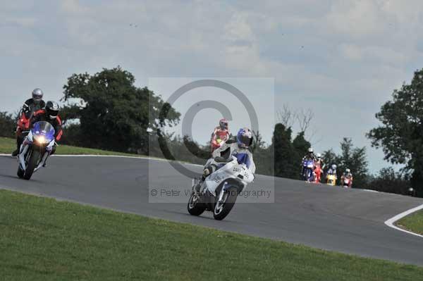 Motorcycle action photographs;Trackday digital images;event digital images;eventdigitalimages;no limits trackday;peter wileman photography;snetterton;snetterton circuit norfolk;snetterton photographs;trackday;trackday photos