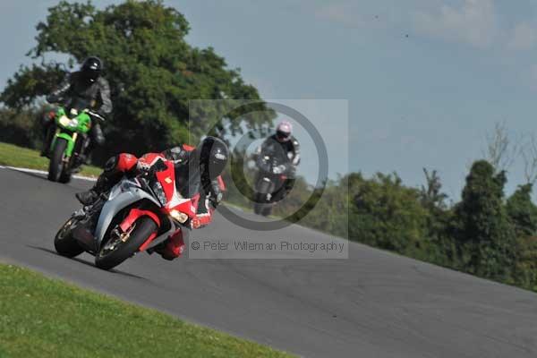 Motorcycle action photographs;Trackday digital images;event digital images;eventdigitalimages;no limits trackday;peter wileman photography;snetterton;snetterton circuit norfolk;snetterton photographs;trackday;trackday photos