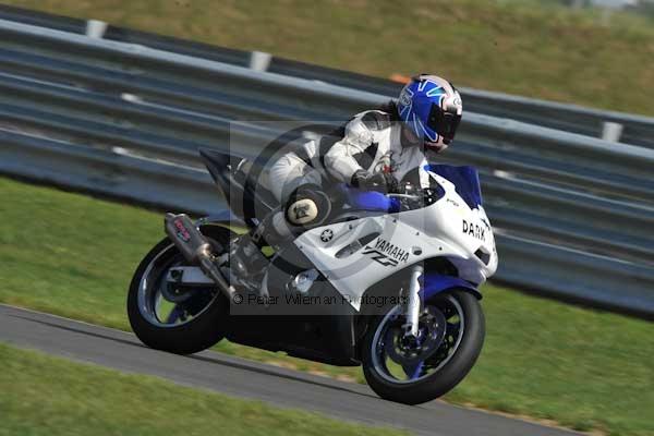 Motorcycle action photographs;Trackday digital images;event digital images;eventdigitalimages;no limits trackday;peter wileman photography;snetterton;snetterton circuit norfolk;snetterton photographs;trackday;trackday photos