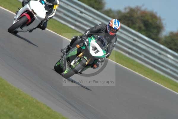 Motorcycle action photographs;Trackday digital images;event digital images;eventdigitalimages;no limits trackday;peter wileman photography;snetterton;snetterton circuit norfolk;snetterton photographs;trackday;trackday photos