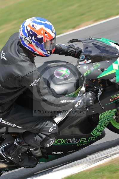 Motorcycle action photographs;Trackday digital images;event digital images;eventdigitalimages;no limits trackday;peter wileman photography;snetterton;snetterton circuit norfolk;snetterton photographs;trackday;trackday photos