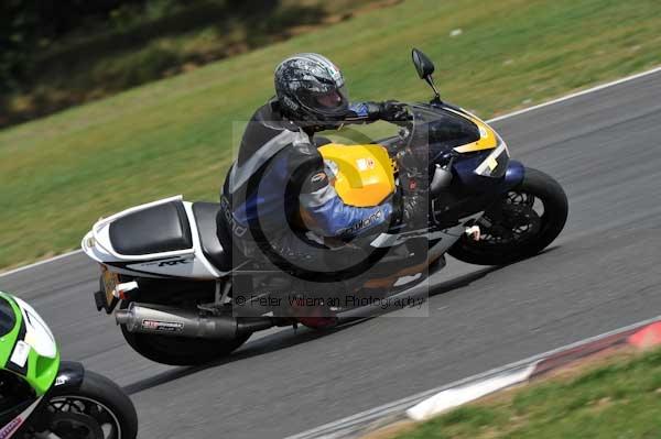 Motorcycle action photographs;Trackday digital images;event digital images;eventdigitalimages;no limits trackday;peter wileman photography;snetterton;snetterton circuit norfolk;snetterton photographs;trackday;trackday photos