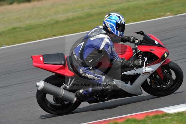 Motorcycle action photographs;Trackday digital images;event digital images;eventdigitalimages;no limits trackday;peter wileman photography;snetterton;snetterton circuit norfolk;snetterton photographs;trackday;trackday photos