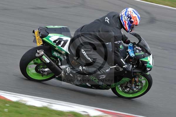 Motorcycle action photographs;Trackday digital images;event digital images;eventdigitalimages;no limits trackday;peter wileman photography;snetterton;snetterton circuit norfolk;snetterton photographs;trackday;trackday photos