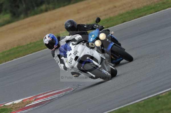 Motorcycle action photographs;Trackday digital images;event digital images;eventdigitalimages;no limits trackday;peter wileman photography;snetterton;snetterton circuit norfolk;snetterton photographs;trackday;trackday photos