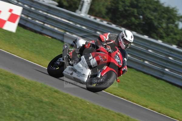 Motorcycle action photographs;Trackday digital images;event digital images;eventdigitalimages;no limits trackday;peter wileman photography;snetterton;snetterton circuit norfolk;snetterton photographs;trackday;trackday photos