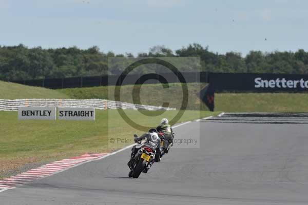 Motorcycle action photographs;Trackday digital images;event digital images;eventdigitalimages;no limits trackday;peter wileman photography;snetterton;snetterton circuit norfolk;snetterton photographs;trackday;trackday photos