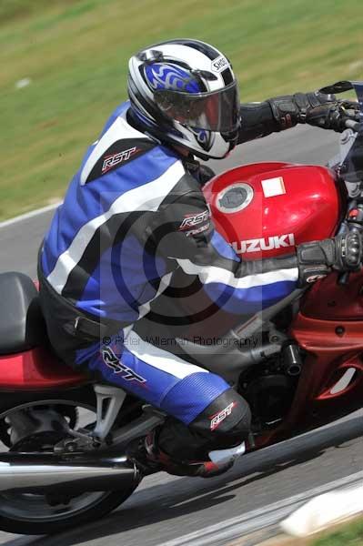 Motorcycle action photographs;Trackday digital images;event digital images;eventdigitalimages;no limits trackday;peter wileman photography;snetterton;snetterton circuit norfolk;snetterton photographs;trackday;trackday photos