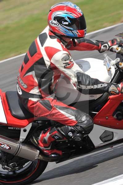 Motorcycle action photographs;Trackday digital images;event digital images;eventdigitalimages;no limits trackday;peter wileman photography;snetterton;snetterton circuit norfolk;snetterton photographs;trackday;trackday photos