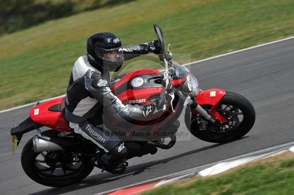 Motorcycle action photographs;Trackday digital images;event digital images;eventdigitalimages;no limits trackday;peter wileman photography;snetterton;snetterton circuit norfolk;snetterton photographs;trackday;trackday photos
