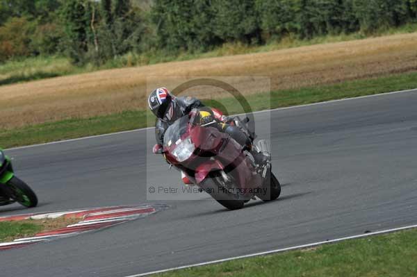Motorcycle action photographs;Trackday digital images;event digital images;eventdigitalimages;no limits trackday;peter wileman photography;snetterton;snetterton circuit norfolk;snetterton photographs;trackday;trackday photos