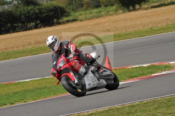 Motorcycle action photographs;Trackday digital images;event digital images;eventdigitalimages;no limits trackday;peter wileman photography;snetterton;snetterton circuit norfolk;snetterton photographs;trackday;trackday photos