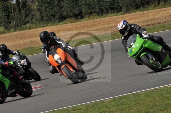 Motorcycle action photographs;Trackday digital images;event digital images;eventdigitalimages;no limits trackday;peter wileman photography;snetterton;snetterton circuit norfolk;snetterton photographs;trackday;trackday photos
