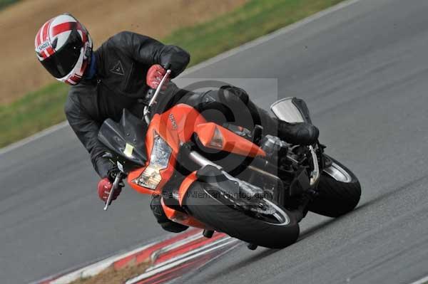 Motorcycle action photographs;Trackday digital images;event digital images;eventdigitalimages;no limits trackday;peter wileman photography;snetterton;snetterton circuit norfolk;snetterton photographs;trackday;trackday photos