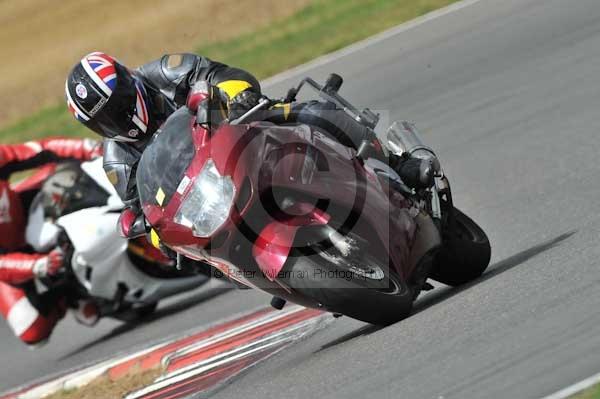 Motorcycle action photographs;Trackday digital images;event digital images;eventdigitalimages;no limits trackday;peter wileman photography;snetterton;snetterton circuit norfolk;snetterton photographs;trackday;trackday photos