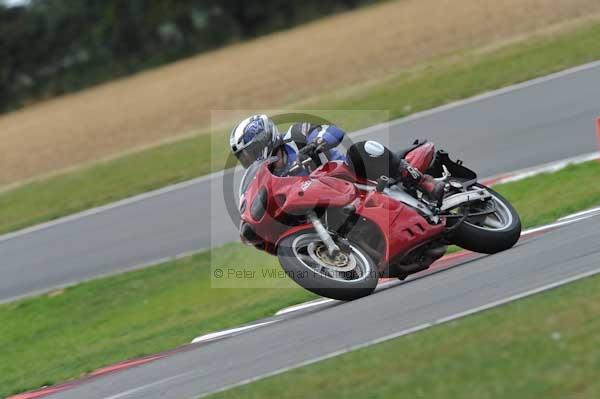 Motorcycle action photographs;Trackday digital images;event digital images;eventdigitalimages;no limits trackday;peter wileman photography;snetterton;snetterton circuit norfolk;snetterton photographs;trackday;trackday photos