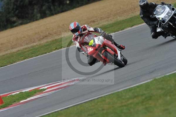Motorcycle action photographs;Trackday digital images;event digital images;eventdigitalimages;no limits trackday;peter wileman photography;snetterton;snetterton circuit norfolk;snetterton photographs;trackday;trackday photos