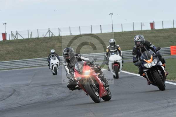 Motorcycle action photographs;Trackday digital images;event digital images;eventdigitalimages;no limits trackday;peter wileman photography;snetterton;snetterton circuit norfolk;snetterton photographs;trackday;trackday photos