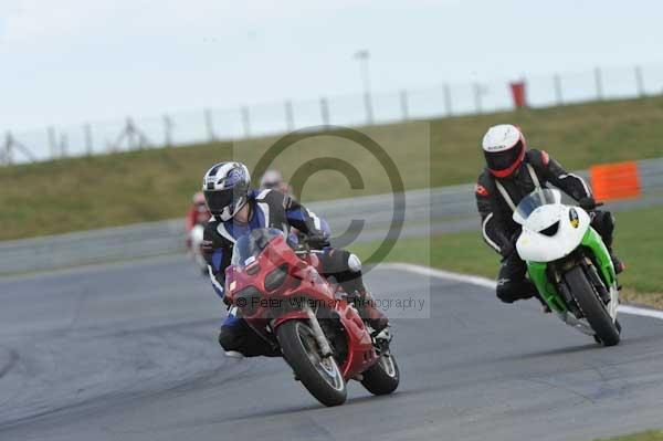 Motorcycle action photographs;Trackday digital images;event digital images;eventdigitalimages;no limits trackday;peter wileman photography;snetterton;snetterton circuit norfolk;snetterton photographs;trackday;trackday photos