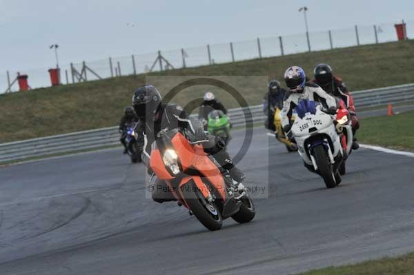 Motorcycle action photographs;Trackday digital images;event digital images;eventdigitalimages;no limits trackday;peter wileman photography;snetterton;snetterton circuit norfolk;snetterton photographs;trackday;trackday photos