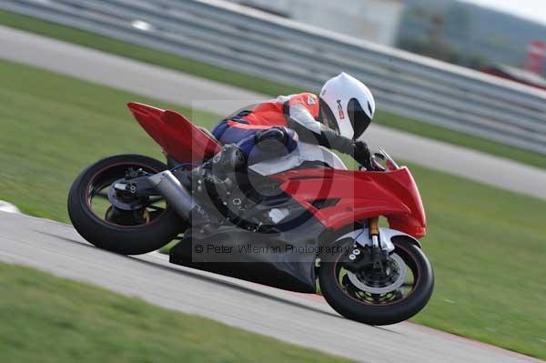 Motorcycle action photographs;Trackday digital images;event digital images;eventdigitalimages;no limits trackday;peter wileman photography;snetterton;snetterton circuit norfolk;snetterton photographs;trackday;trackday photos