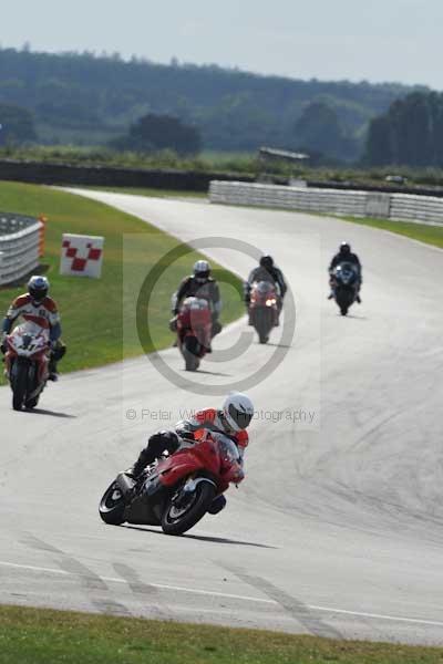 Motorcycle action photographs;Trackday digital images;event digital images;eventdigitalimages;no limits trackday;peter wileman photography;snetterton;snetterton circuit norfolk;snetterton photographs;trackday;trackday photos